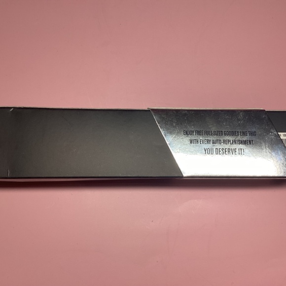 IL Makiage #100 Foundation Blending Brush Brand New - Picture 5 of 5